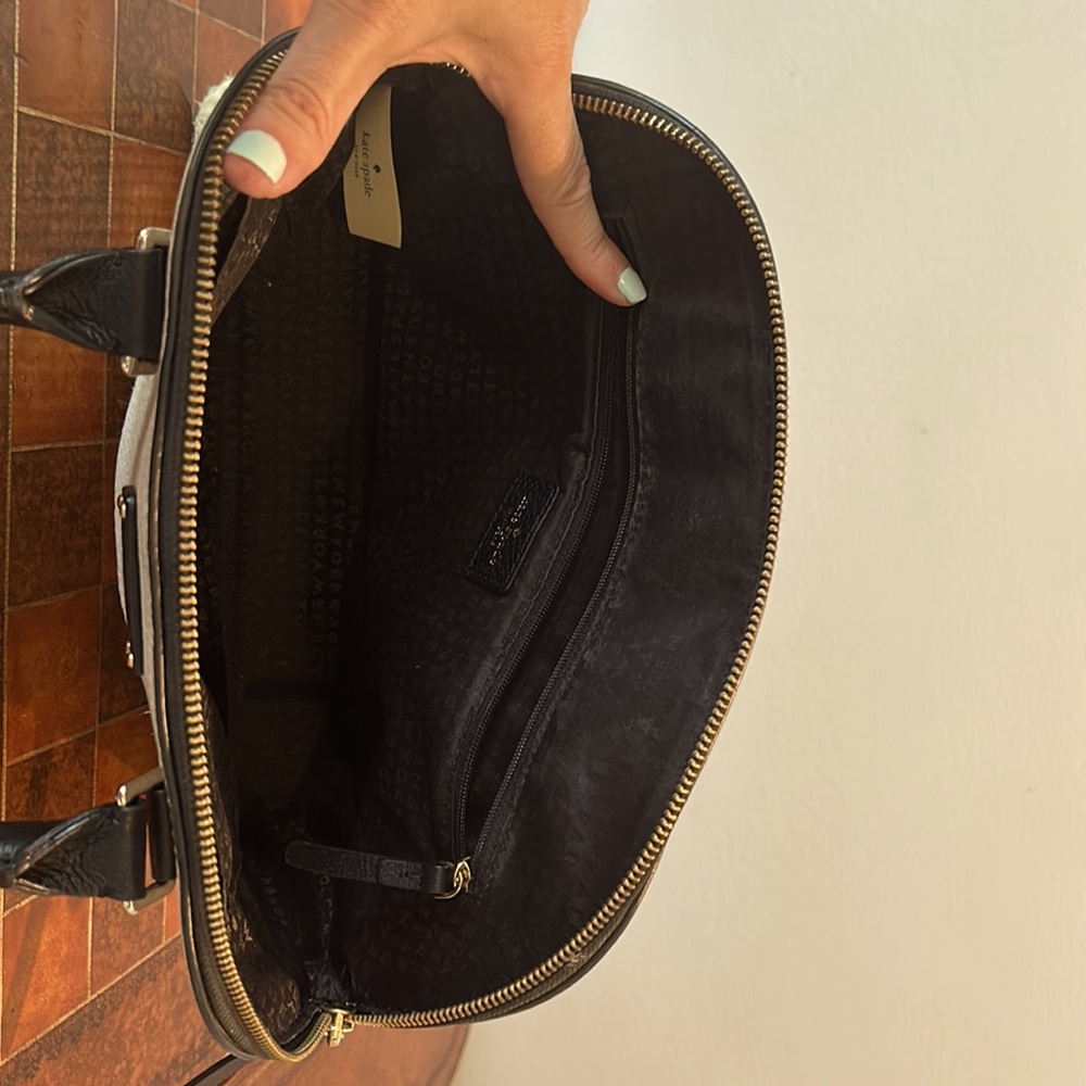 Kate Spade basket weave purse. - Picture 4 of 4